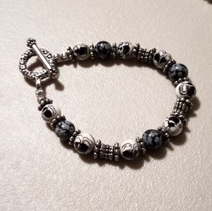 Bead bracelet with spider theme